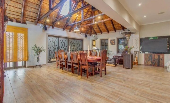 5 Bedroom Property for Sale in Deo Gracia Western Cape